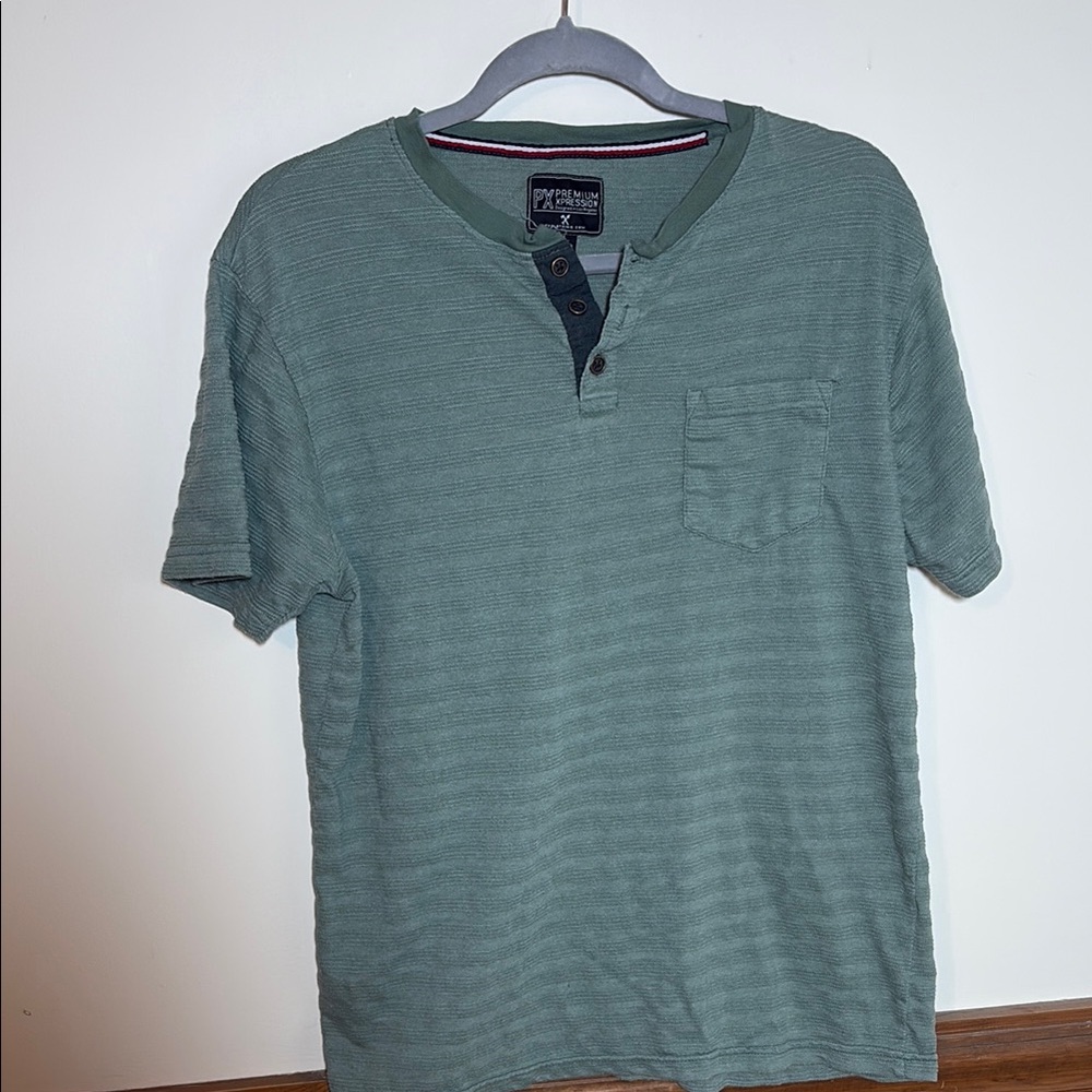 Green Short Sleeve Tee with Textured Fabric